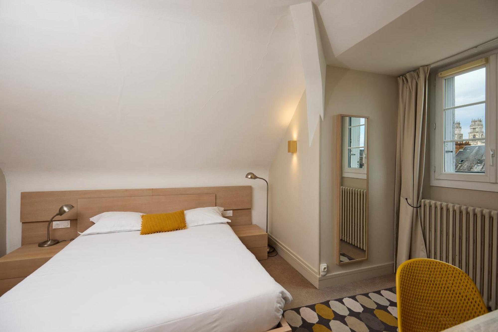 Hotel Marguerite Orleans Bagian luar foto